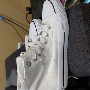 Airwalk convers size 2